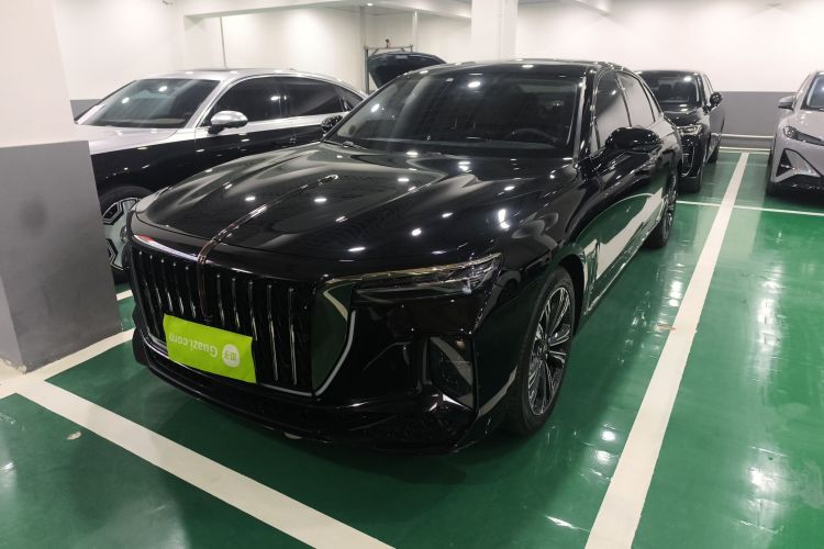 红旗H9 2024款 2.0T 旗享 私享风尚版车身外观1