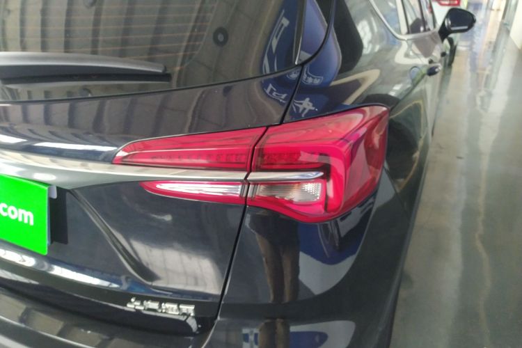 别克 昂科威 2020款 20T 两驱精英型车身外观9