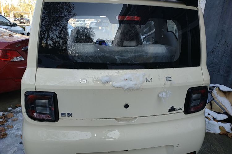 吉利银河 熊猫 2025款 210km 元气熊车身外观6