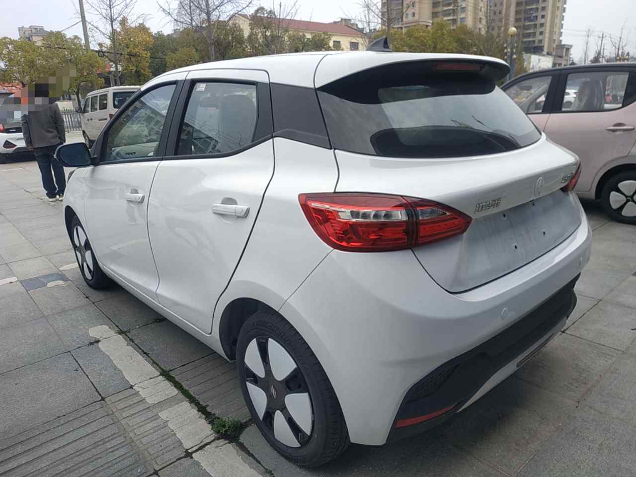 江铃集团新能源 易至EV3 2025款 Plus 330KM舒适型(3)