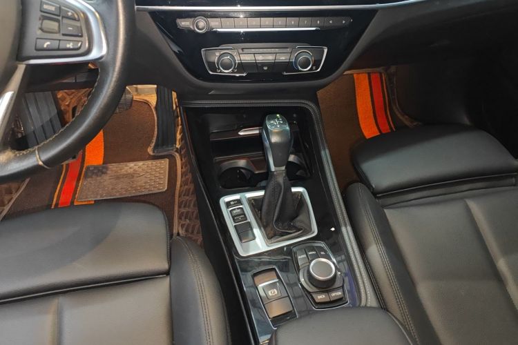 宝马1系 2017款 118i 运动型中控内饰18