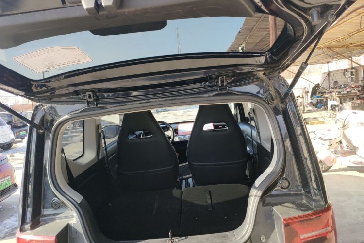 五菱汽车 宏光MINIEV 2022款 GAMEBOY 300km 玩咖款 磷酸铁锂机舱底盘23