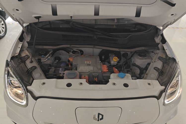 零跑汽车 零跑T03 2022款 皓玉版机舱底盘24