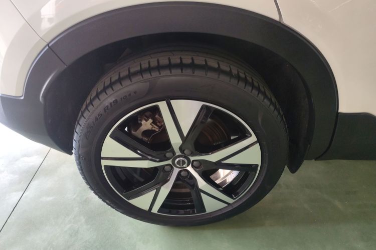 沃尔沃XC40新能源 2021款 P8 纯电 四驱智雅运动版车身外观6008