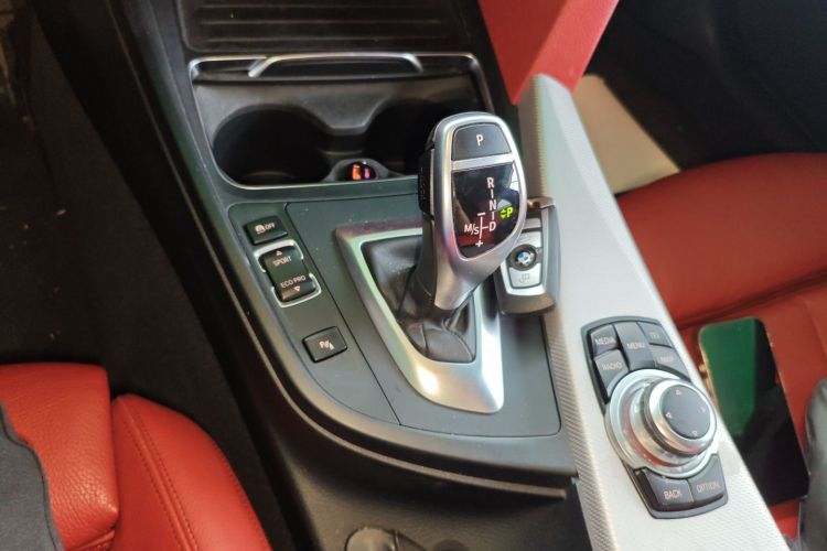 宝马4系 2016款 420i Gran Coupe M运动型中控内饰18