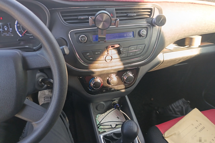 长安凯程 2017款 1.5L欧诺S舒适型EA15-AB中控内饰16