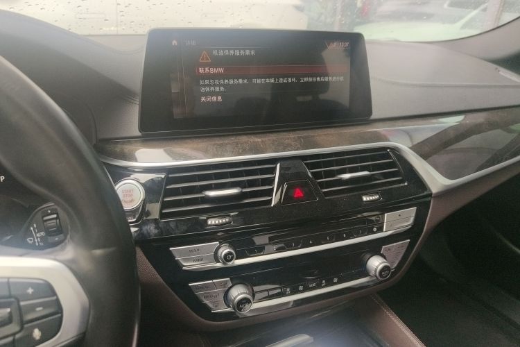 宝马5系 2019款 525Li M运动套装中控内饰16