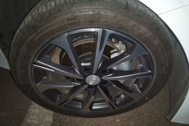 吉利汽车 帝豪 2025款 第4代 1.5L CVT旗舰型车身外观10