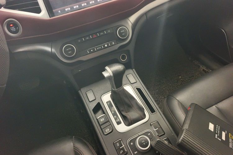 哈弗H6 Coupe 2019款 1.5T 自动两驱精英型 国V中控内饰18