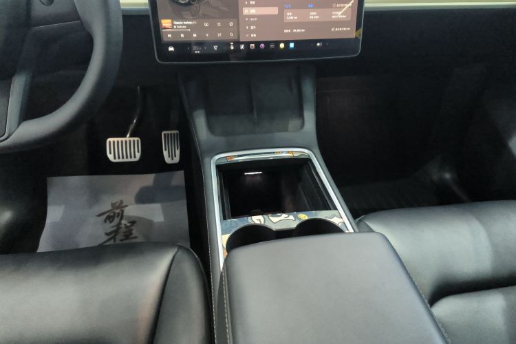 特斯拉 Model Y 2022款 改款 长续航全轮驱动版中控内饰18