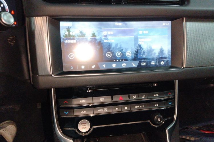 捷豹XFL 2018款 XFL 3.0 SC 340PS 奢华版中控内饰16