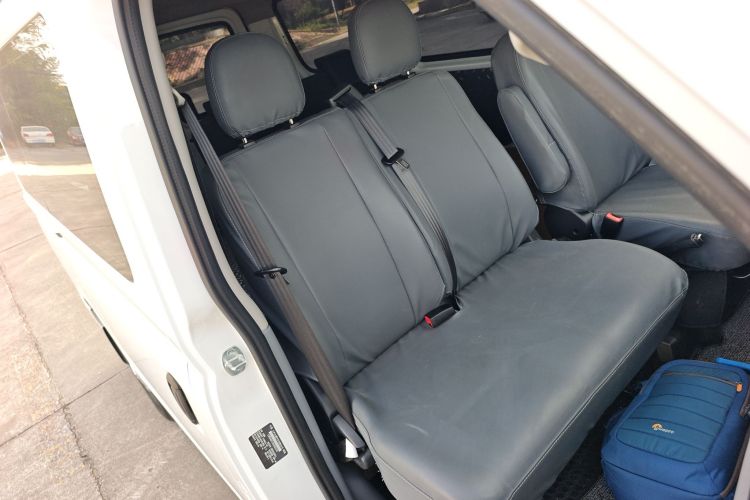 上汽大通MAXUS 新途V80 2024款 傲运通超值版 6MT 短轴超低顶127Ps 5/6座局部细节41