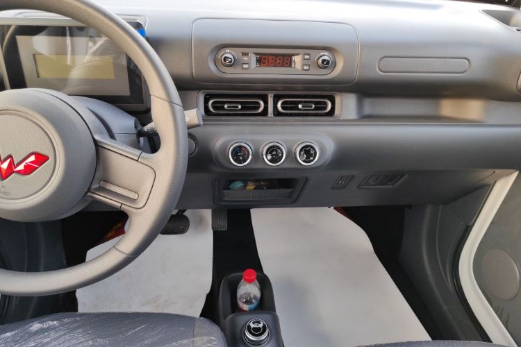 五菱汽车 五菱之光新能源 2025款 201km 标准型中控内饰16