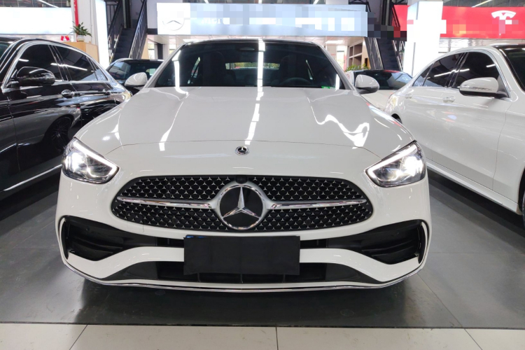 奔驰C级 2023款 改款二 C 260 L 运动版车身外观2