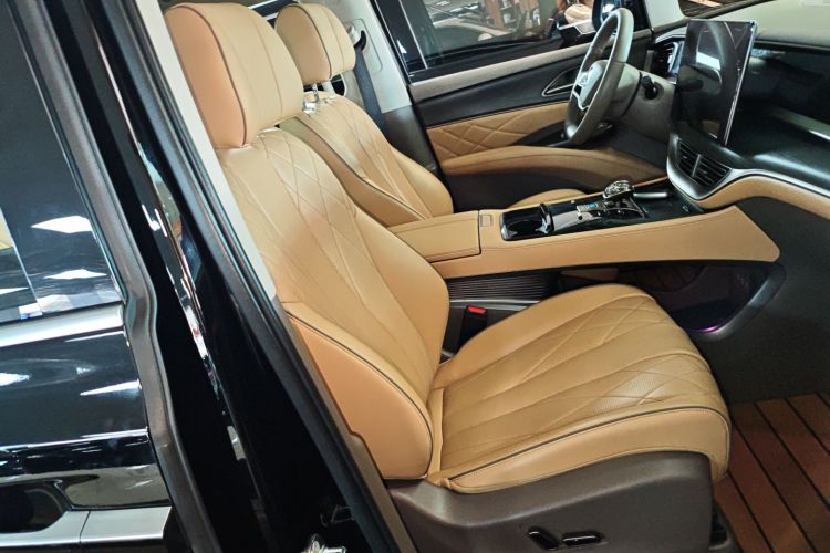 腾势D9 2024款 DM-i 980 四驱尊荣型中控内饰41