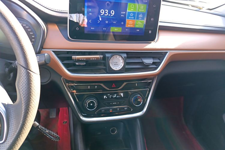 五菱汽车 五菱宏光S3 2018款 1.5L 手动豪华型 国V中控内饰16