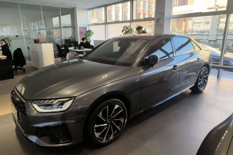 奥迪A4L 2023款 40 TFSI 豪华动感型车身外观6003