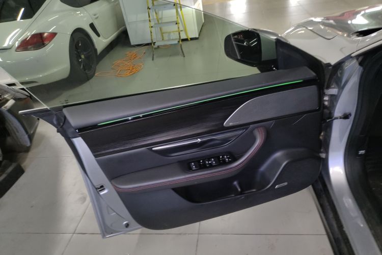 小鹏P7 2020款 670N中控内饰7007