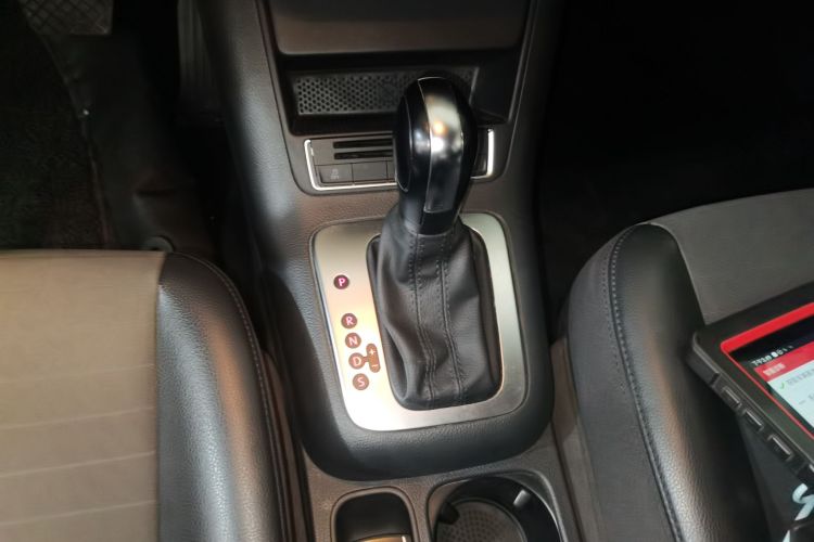 大众 途观 2015款 1.8TSI 自动两驱风尚版中控内饰18