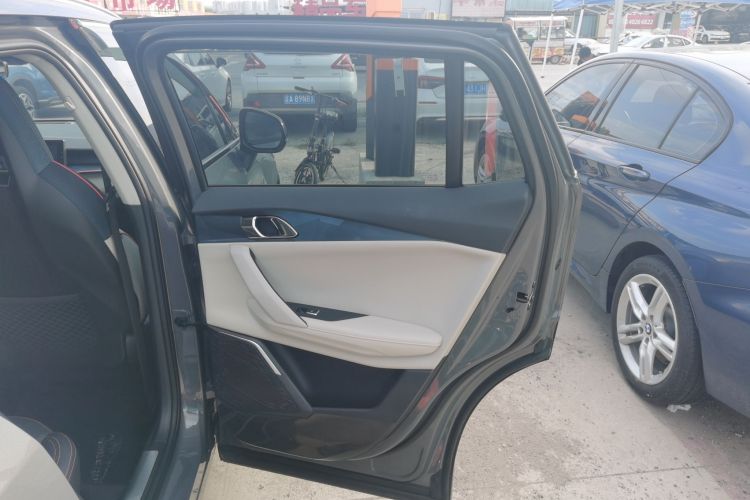 领克06 2020款 1.5T 耀Halo中控内饰45