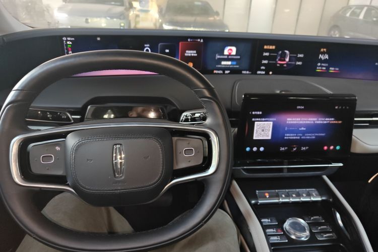 林肯 航海家 2023款 2.0T 四驱尊睿版中控内饰12