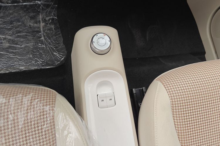 五菱汽车 宏光MINIEV 2024款 第三代 215km 青春版局部细节18