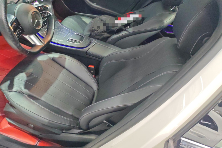 奔驰E级(进口) 2023款 E 260 时尚型运动版局部细节19