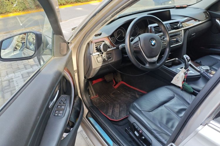 宝马3系 2015款 320Li 超悦版豪华设计套装中控内饰7003