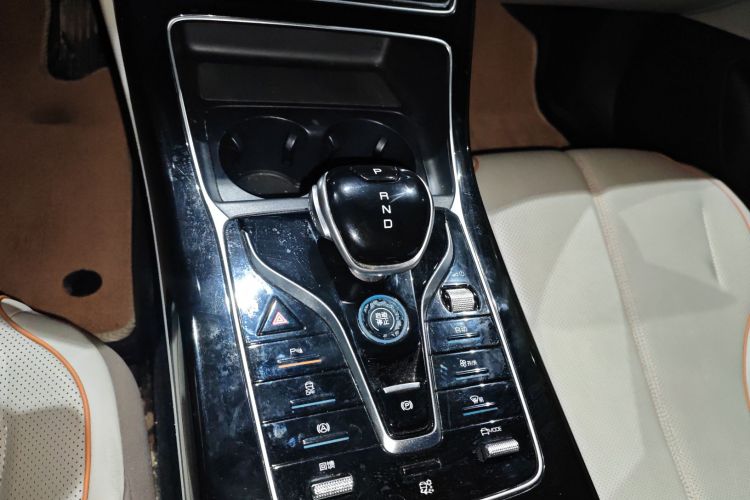 比亚迪 秦PLUS 2024款 荣耀版 EV 420KM领先型中控内饰18