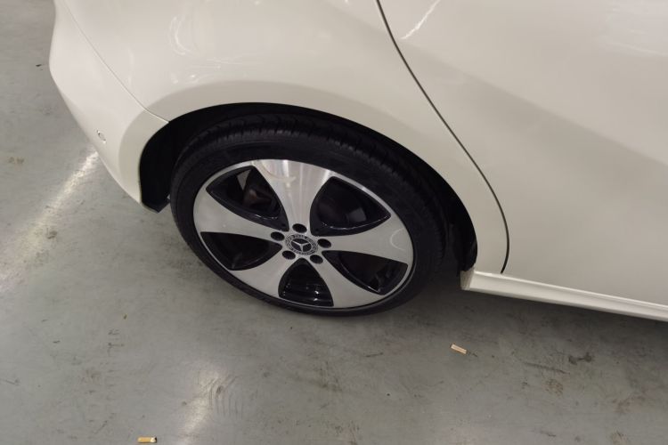 奔驰A级(进口) 2018款 A 200 时尚型车身外观6002