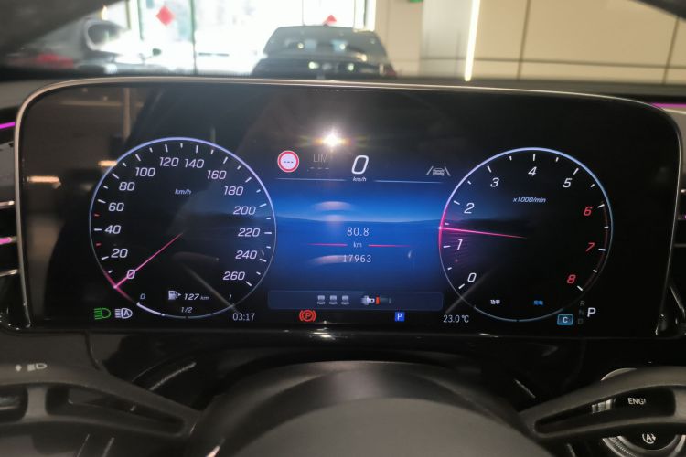 奔驰E级 2025款 E 300 L 豪华型中控内饰14