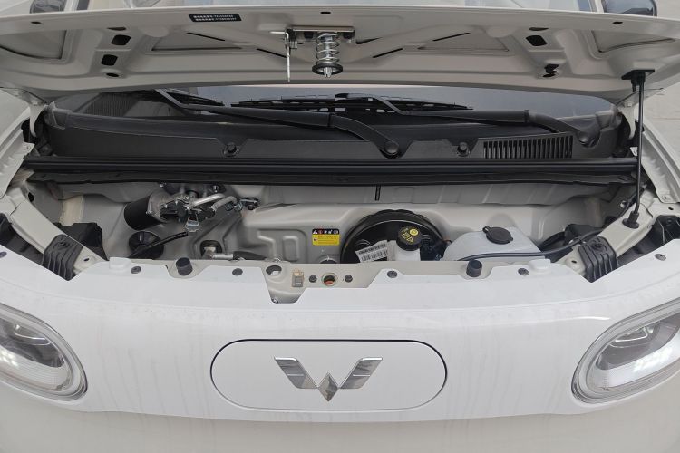 五菱汽车 宏光MINIEV 2024款 第三代 215km 青春版机舱底盘24