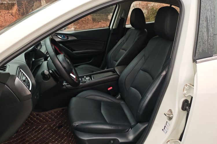 马自达3 昂克赛拉 2017款 两厢 2.0L 自动运动型 国V中控内饰19