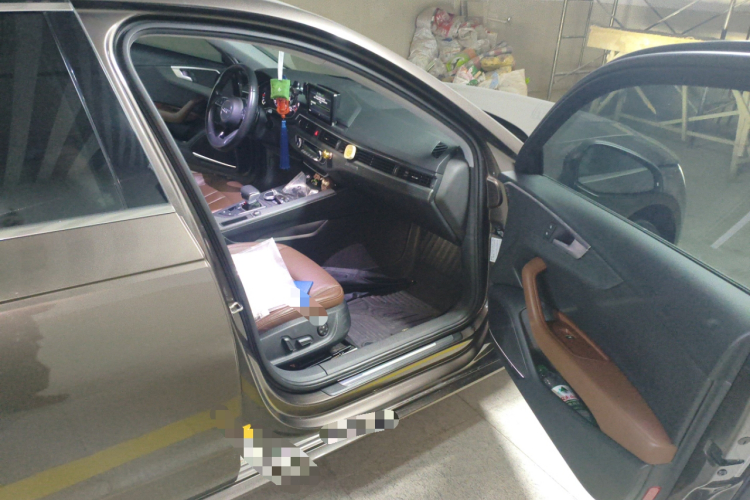 奥迪A4L 2017款 45 TFSI quattro 风尚型局部细节9005