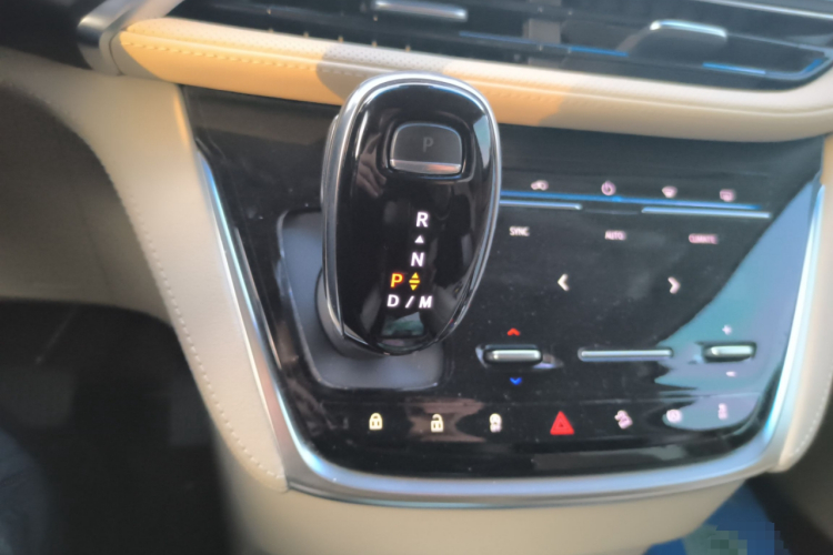 别克GL8 2023款 ES陆尊 尊享型中控内饰18