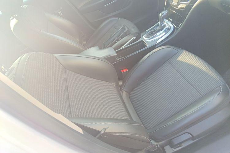 别克 君威 2015款 1.6T 领先技术型局部细节41