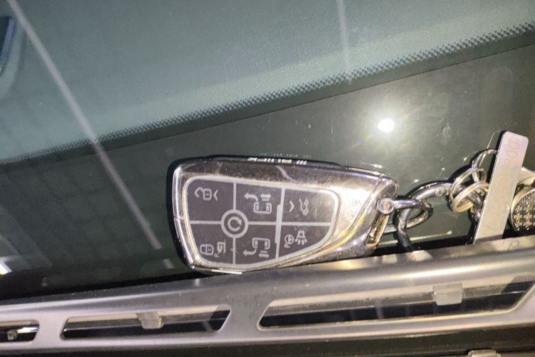 别克GL8 2025款 陆尊 尊享版中控内饰11