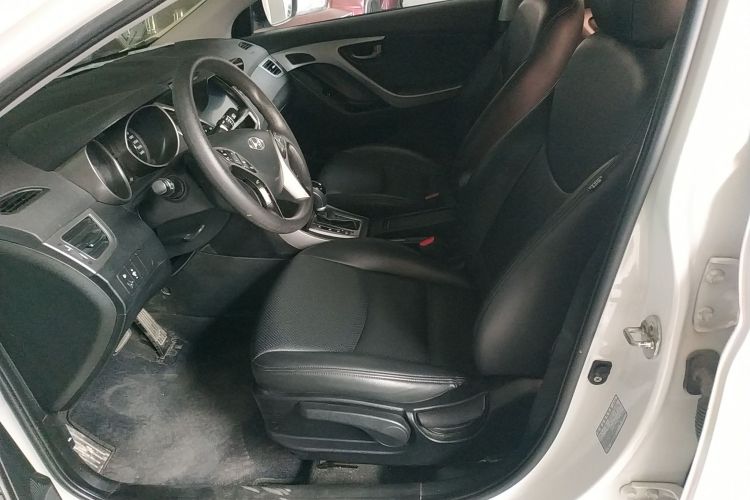 现代 朗动 2016款 1.6L 自动智能型中控内饰19