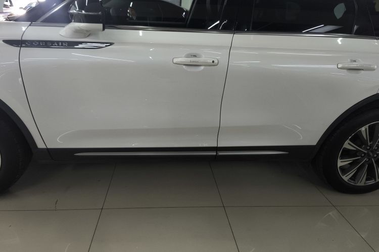 林肯 冒险家 2022款 2.0T 两驱尊雅版局部细节9002