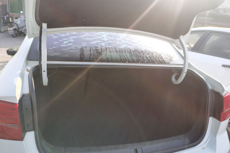 大众 宝来 2017款 1.6L 自动舒适型机舱底盘23