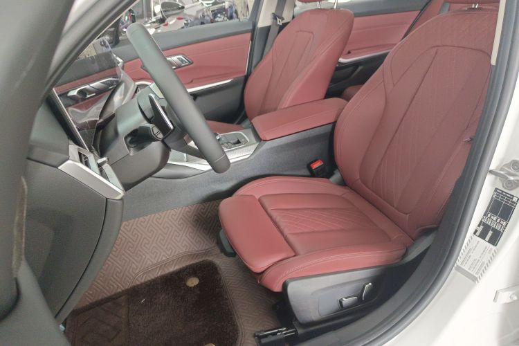 宝马3系 2025款 330Li M运动曜夜套装局部细节19