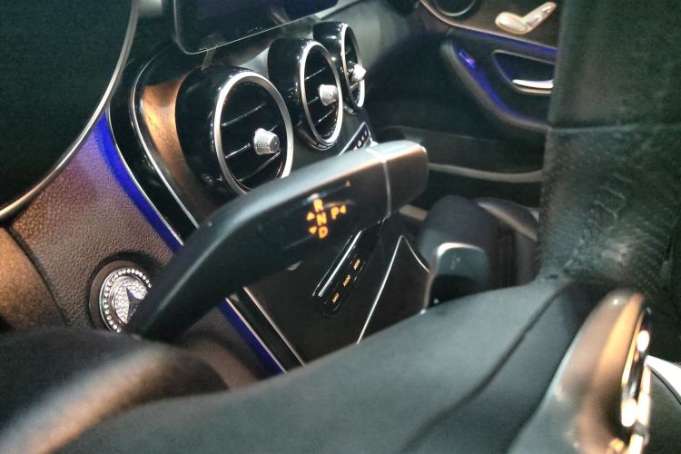 奔驰C级 2021款 C 200 L 时尚型运动版中控内饰18