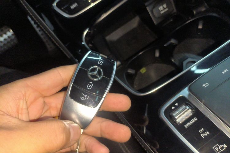 奔驰E级(进口) 2019款 E 200 轿跑车中控内饰7001