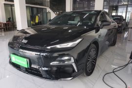 吉利银河 银河星耀8 2025款 130km EM-i 尊贵版