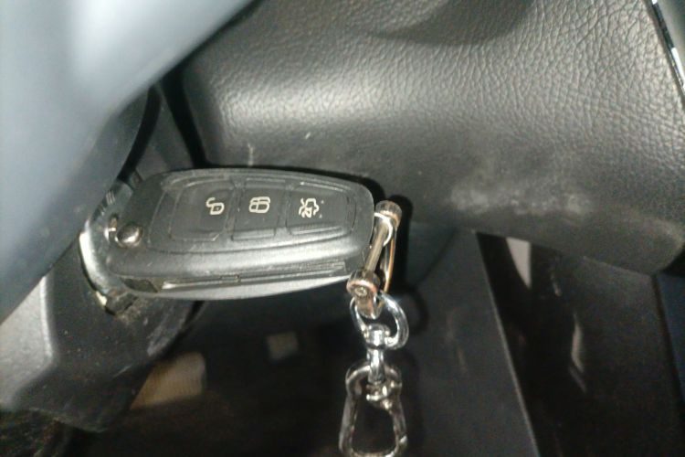 福特 福克斯 2018款 两厢经典 EcoBoost 180 自动精英型中控内饰7001