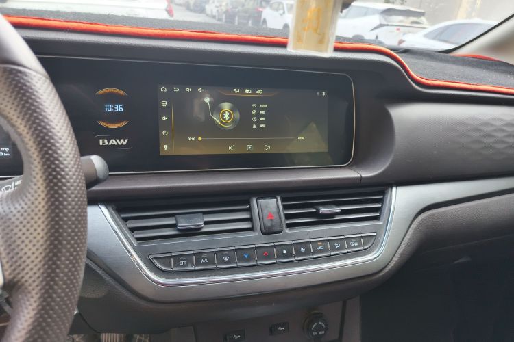 BAW北汽制造 锐胜王牌M7 2023款 2.0L 长轴行政版 9座中控内饰16