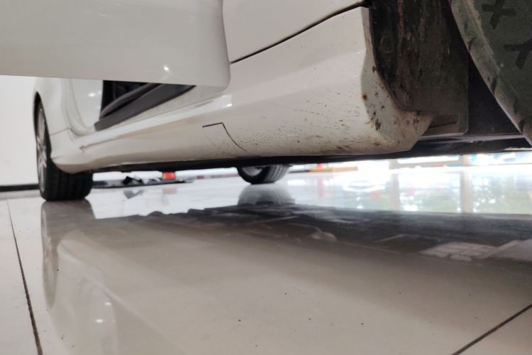 奔驰E级(进口) 2016款 E 200 轿跑车 灵动版局部细节9001