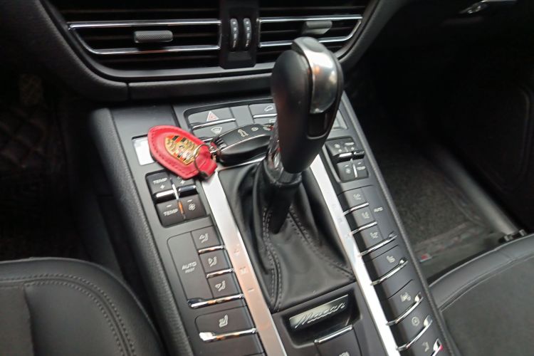 保时捷 2018款 Macan 2.0T中控内饰18