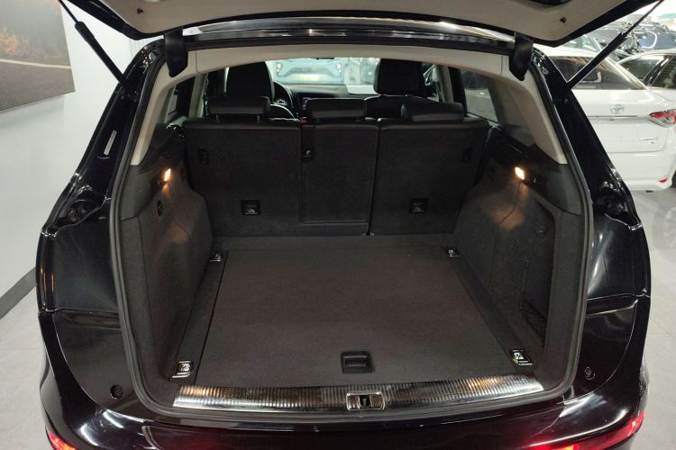 奥迪Q5 2017款 Plus 40 TFSI 进取型机舱底盘23