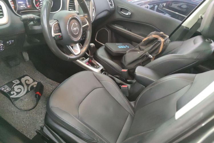 Jeep 指南者 2017款 200T 自动家享版中控内饰19